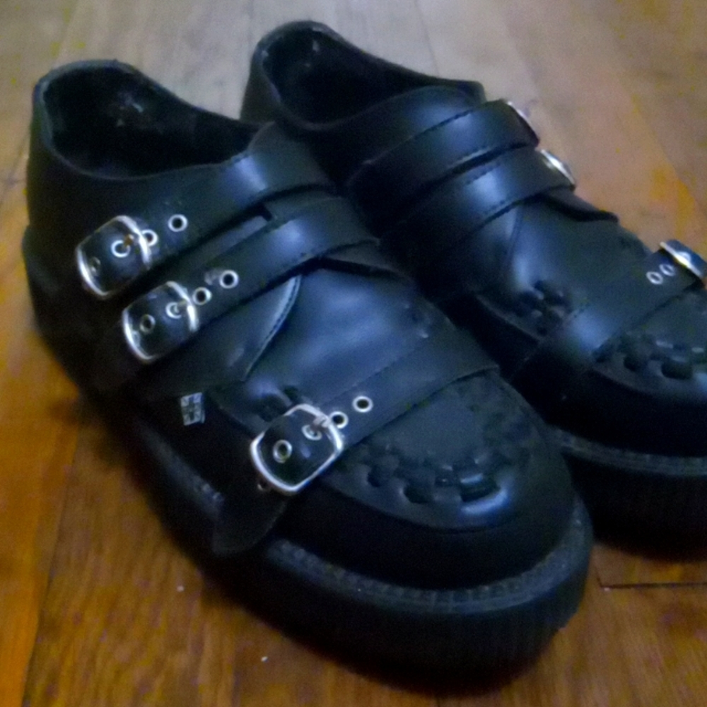Tuk black 3 buckle creepers